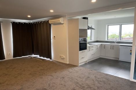 Photo of property in 1/4 Pemberton Avenue, Bayview, Auckland, 0629