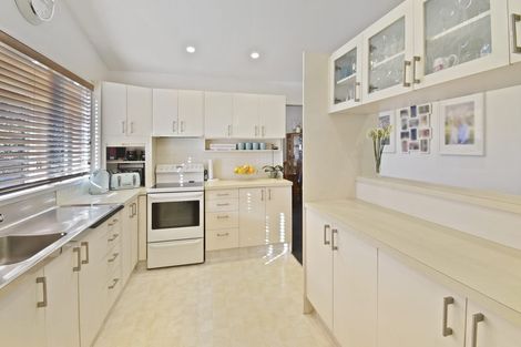 Photo of property in 25 Halver Road, Hillpark, Auckland, 2102