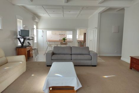 Photo of property in 1 Adam Street, Greenlane, Auckland, 1051