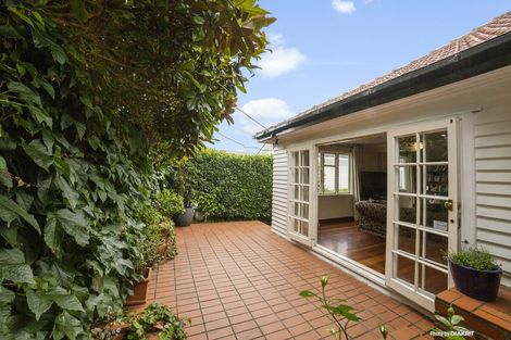 Photo of property in 16 Friend Street, Karori, Wellington, 6012