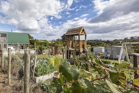 Photo of property in 231 Taiapa Road, Muriwai, Waimauku, 0881