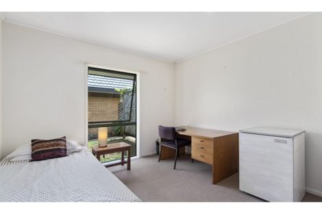 Photo of property in 3/12-20 Northcross Drive, Oteha, Auckland, 0632