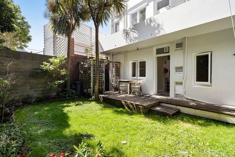 Photo of property in Hobson Flats, 2/1 Hobson Street, Pipitea, Wellington, 6011