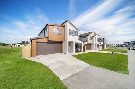 Photo of property in 13 Korowhiti Road, Clarks Beach, 2122