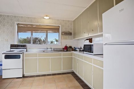 Photo of property in 203 Winifred Avenue, Whangamata, 3620