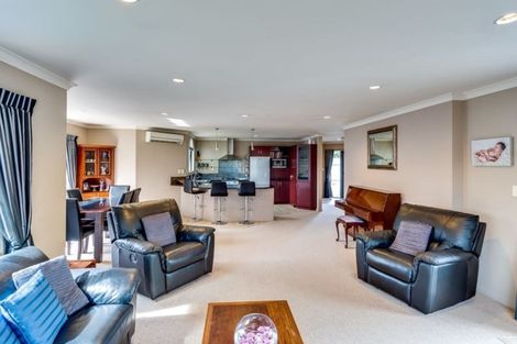 Photo of property in 128 Tait Drive, Greenmeadows, Napier, 4112