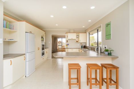 Photo of property in 189 Ruapehu Drive, Fitzherbert, Palmerston North, 4410