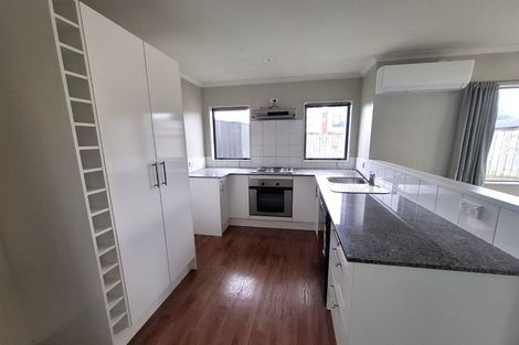 Photo of property in 39 Rewarewa Road, Te Atatu Peninsula, Auckland, 0610