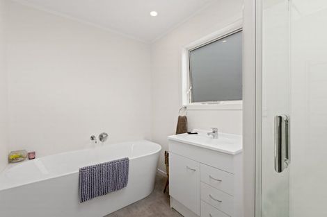 Photo of property in 29 Elliston Crescent, Stanmore Bay, Whangaparaoa, 0932