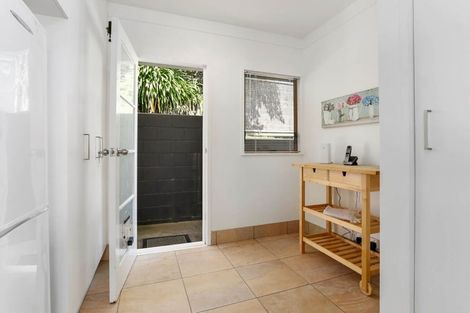 Photo of property in 2/54 Mayfair Crescent, Mairangi Bay, Auckland, 0630