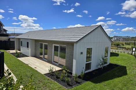 Photo of property in 20 Arohaina Avenue, Karaka, 2124