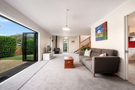 Photo of property in 10 Fenside Street, Waikanae Beach, Waikanae, 5036