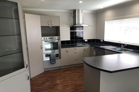 Photo of property in 1 Boronia Grove, Maungaraki, Lower Hutt, 5010