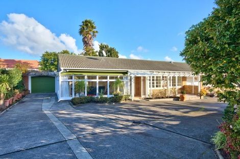 Photo of property in 2/15 Matuhi Rise, Henderson, Auckland, 0612