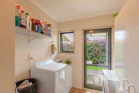 Photo of property in 2 Petersen Place, Waipukurau, 4200