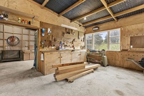 Photo of property in 41 Lincolnshire Road, Horokiwi, Wellington, 5016