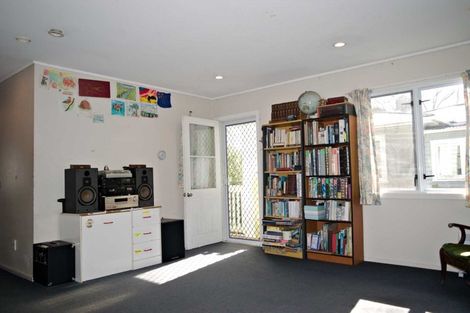 Photo of property in 2/33 Egremont Street, Belmont, Auckland, 0622