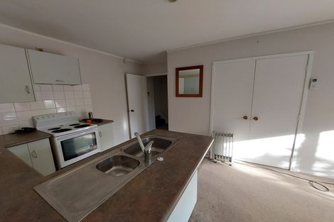 Photo of property in 2 Lexington Drive, Botany Downs, Auckland, 2010