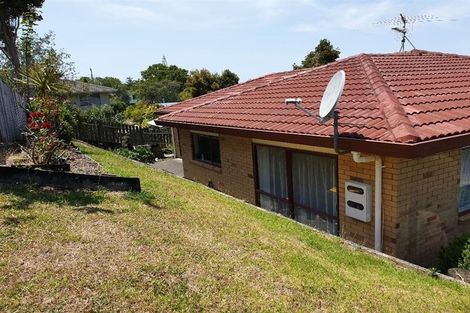 Photo of property in 8 Shah Place, Glen Eden, Auckland, 0602