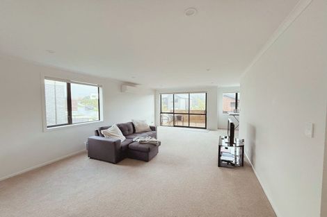 Photo of property in 15 Holystone Road, Whitby, Porirua, 5024