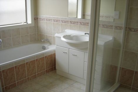 Photo of property in 38 Redcastle Drive, East Tamaki, Auckland, 2013