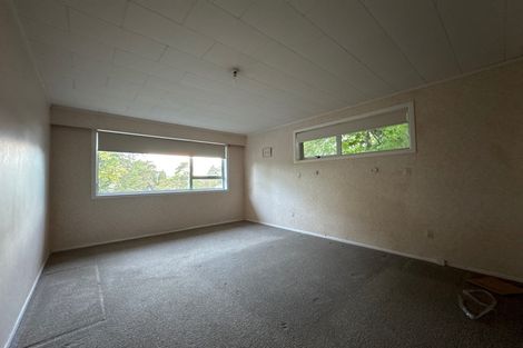 Photo of property in 1 La Trobe Street, Pakuranga Heights, Auckland, 2010