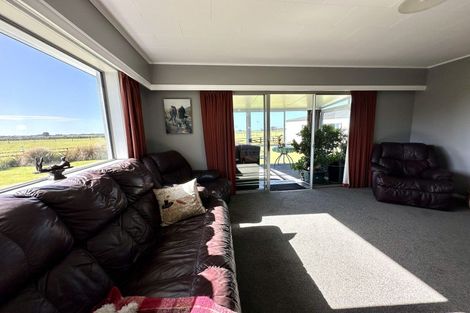 Photo of property in 177 Awarua School Road, Woodend, Invercargill, 9877