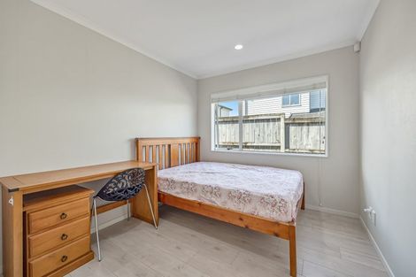 Photo of property in 10 Reno Way, Flat Bush, Auckland, 2016