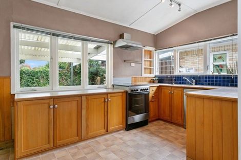 Photo of property in 10 Weld Street, Cambridge, 3434