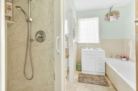 Photo of property in 38 Southsea Crescent, Silverdale, Hamilton, 3216