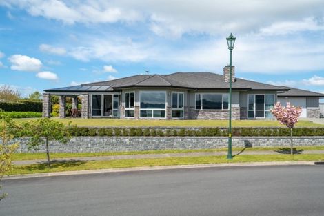 Photo of property in 30 Pukenamu Road, Rainbow Point, Taupo, 3330