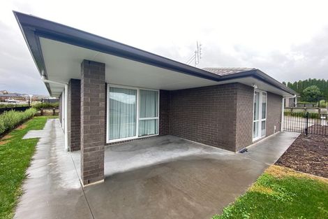 Photo of property in 2 Tangata Way, Omokoroa, 3114