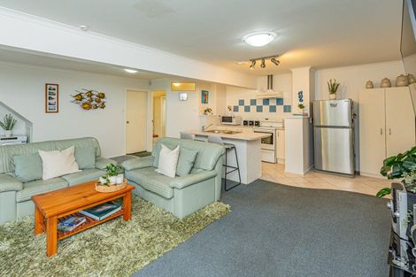 Photo of property in 20 Great North Road, Saint Johns Hill, Whanganui, 4500