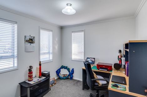 Photo of property in 1 Cambridge Terrace, Taradale, Napier, 4112