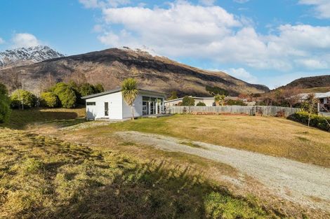 Photo of property in 10 Widgeon Place, Lake Hayes, Queenstown, 9304