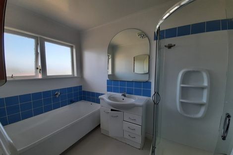 Photo of property in 26 Crawford Avenue, Mangere Bridge, Auckland, 2022