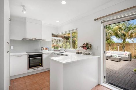 Photo of property in 2/12 Nakhle Place, Manurewa, Auckland, 2105