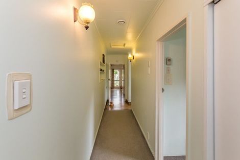 Photo of property in 470 Tararua Road, Levin, 5571