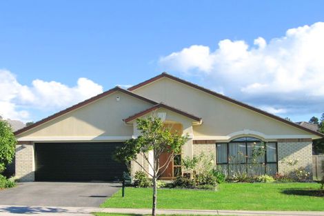 Photo of property in 36 Hillwell Drive, Henderson, Auckland, 0612