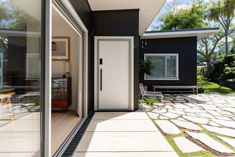 Photo of property in 18 Hastings Road, Mairangi Bay, Auckland, 0630