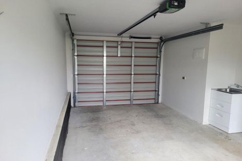 Photo of property in 32 Pioneer Road, Moturoa, New Plymouth, 4310