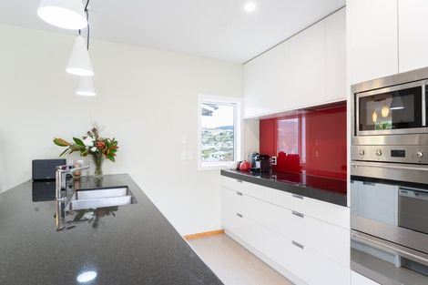 Photo of property in 5 Lane Crescent, Tawa, Wellington, 5028