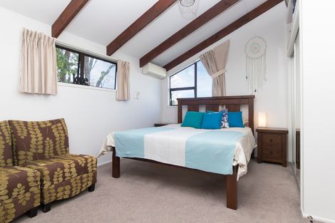 Photo of property in 692 South Titirangi Road, Titirangi, Auckland, 0604