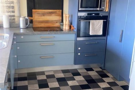 Photo of property in 3a Marchant Place, Westown, New Plymouth, 4310