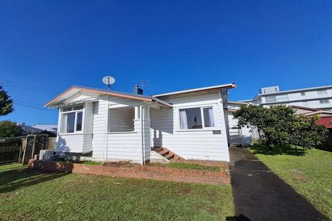 Photo of property in 26 Onewa Road, Northcote Point, Auckland, 0627