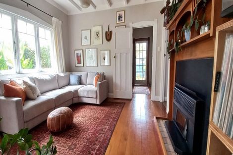 Photo of property in 53 Woodglen Road, Glen Eden, Auckland, 0602