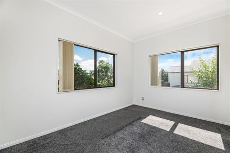 Photo of property in 76 San Valentino Drive, Henderson, Auckland, 0612