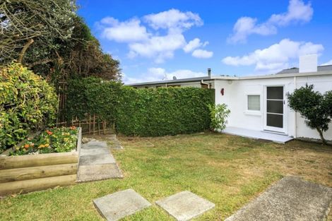 Photo of property in 1/4 Lynn Road, Bayview, Auckland, 0629