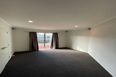 Photo of property in 1/60 Riverpark Crescent, Henderson, Auckland, 0610