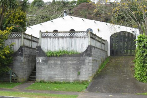 Photo of property in 21 Heaphy Street, Westown, New Plymouth, 4310